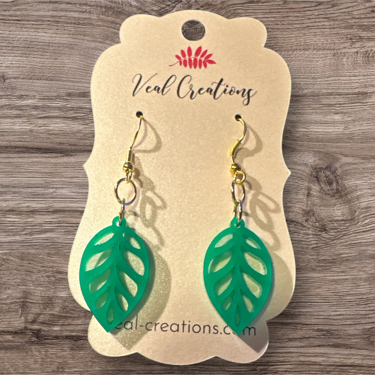 Green Leaf Acrylic Earrings – Lightweight Nature-Inspired Statement Jewelry