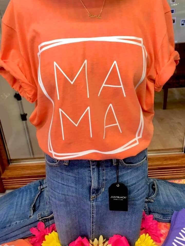 MaMa Graphic Tee